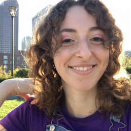 lucy levin headshot
